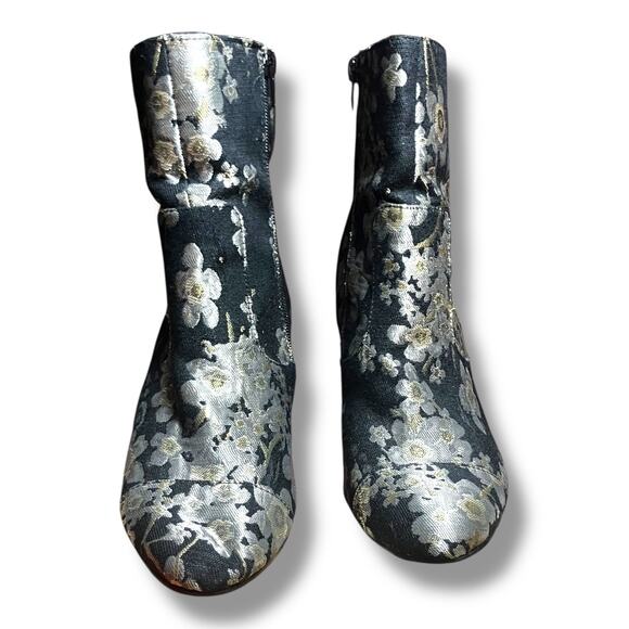 Indigo Rd Floral Metallic Brocade 4″ Heel Booties Size 7.5 – Statement Glam! - Picture 4 of 8